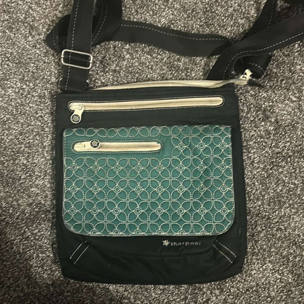 Sherpani crossbody